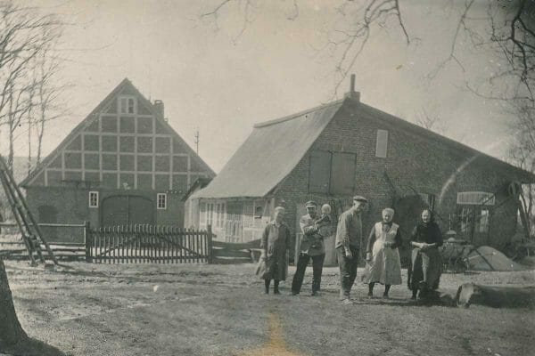 Historisches Foto als Quelle zur Bau- und Bewohnergeschichte